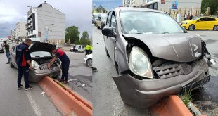 Ağrı Erzurum Caddesi'nde Trafik Kazası: 2 Yaralı