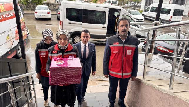 Erzurumlu çift, 22 yıllık evlat hasretini "Azra" ile dindirdi