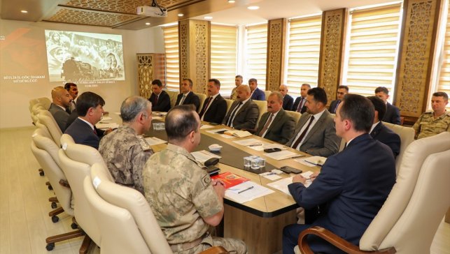 Bitlis'te, Malazgirt Zaferi'nin 954. yıl dönümü kutlama programı hazırlıkları görüşüldü