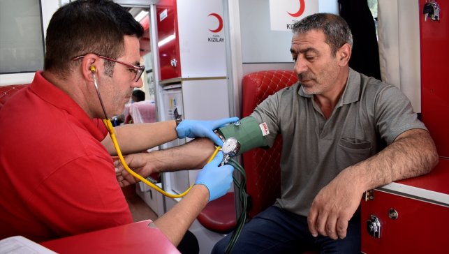 Doğu Anadolu'daki 5 ilde bağışlanan kanlar, bölgedeki 29 sağlık kuruluşuna ulaştırılıyor