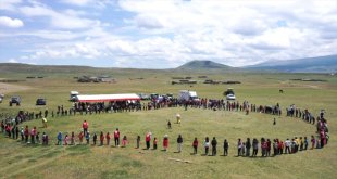Türk Kızılay, bayram öncesi göçerlere yaylada şenlik düzenledi