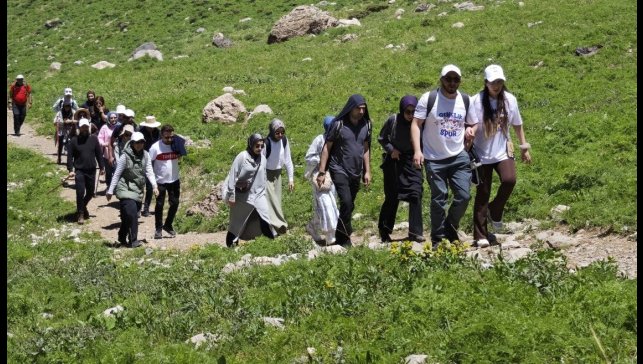 Cennet ve Cehennem Vadisi'nde doğa yürüyüşü