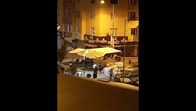 Iğdır'da gece yarısı sokak kavgasında yumruklar havada uçuştu