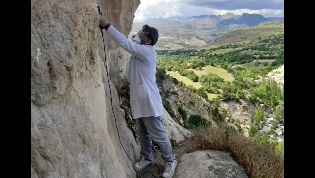 Urartu mağaralarında mikro kumlama yöntemiyle temizlik yapıldı