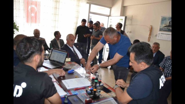 Tercan'da afet konutlarının ve afet ahırlarının hak sahipleri kura ile belirlendi