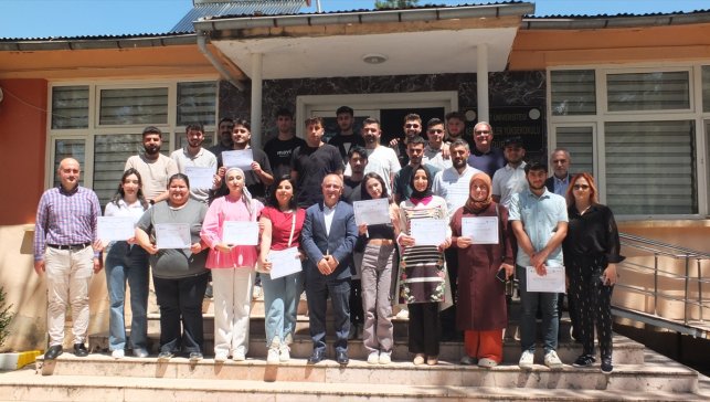 Keban'da öğrencilere "İş Kulübü Faaliyetleri Eğitimi" verildi