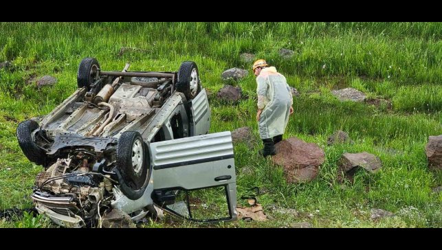 Varto'da tır ile hafif ticari araç çarpıştı: 1 ağır yaralı