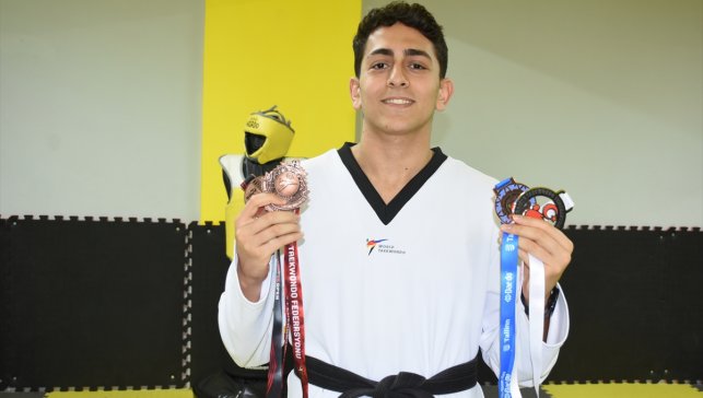 Genç tekvandocu Tuğra Tevfik Menekşe'nin hedefi Avrupa'dan altın madalyayla dönmek