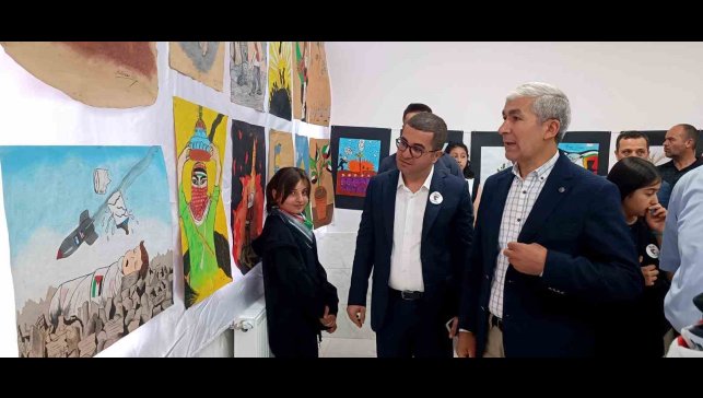Kağızman'da 'Filistin' temalı resim sergisi açıldı