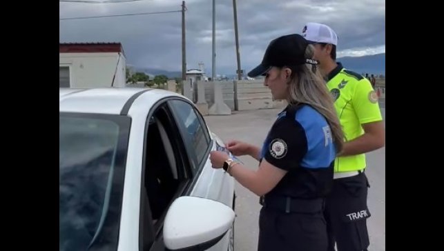 Erzincan'da polisler bayram öncesi vatandaşı bilgilendirdi
