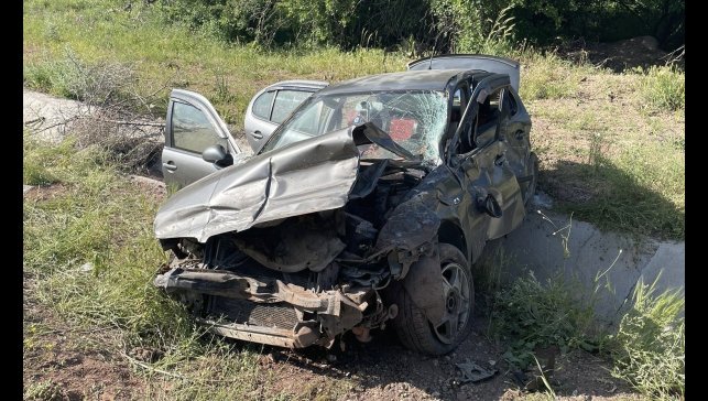 Virajı alamayan araç şarampole devrildi: 10 kişi yaralandı