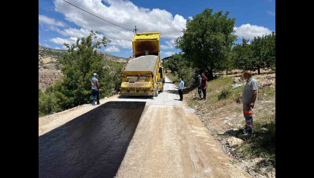 Akçadağ'da yollar yenileniyor