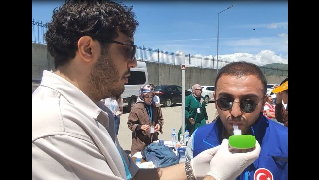 Sigara bırakma standında, tiryakiler ikna edilmeye çalışıldı