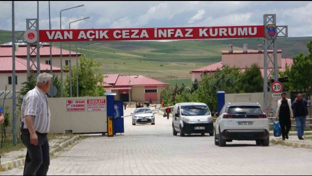Van'daki cezaevlerinde tahliyeler başladı