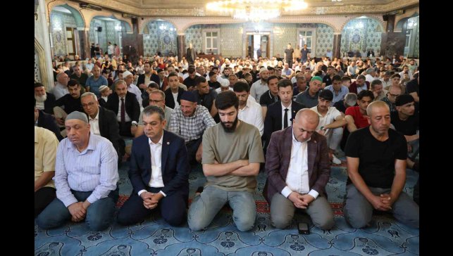 Bayram namazında camiler doldu