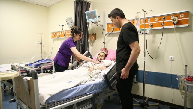 Hamileyken karaciğer nakli yapıldı, hem sağlığına hem bebeğine kavuştu