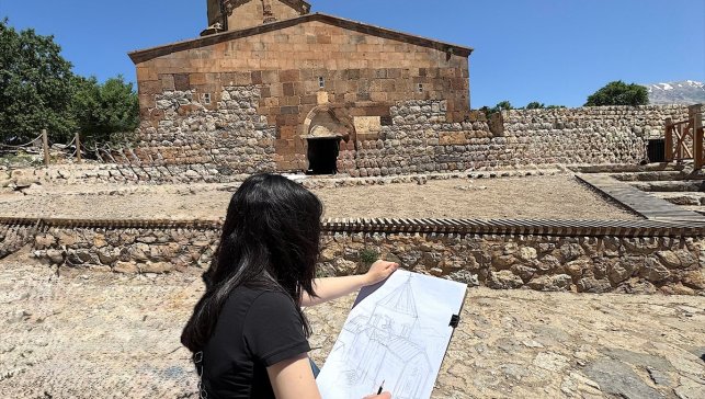 Van Gölü'ndeki Akdamar Adası'nı bu yıl yaklaşık 60 bin kişi ziyaret etti