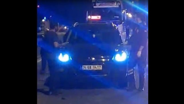 Ardahan'da iki otomobil çarpıştı: 3 yaralı