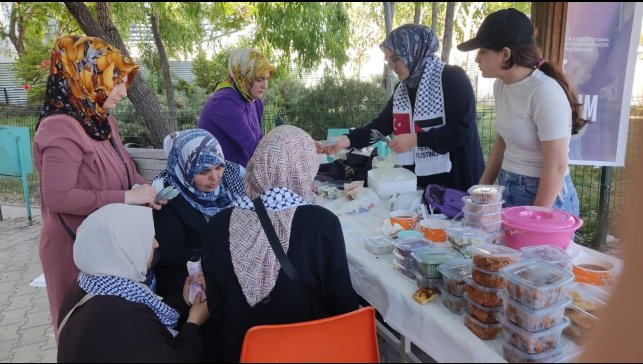 Vanlı kadınlardan Gazze için 'hayır çarşısı'