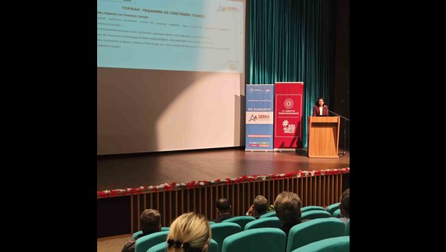 Ardahan'da çiftçilere verimli toprak eğitimi verildi