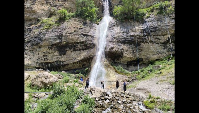 Ağaçdibi Şelalesi'ne 3 günde 4 bin kişi ziyaret etti