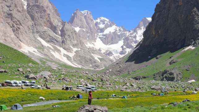 Farklı mevsimlerin bir arada yaşandığı Cennet Cehennem Vadisi doğaseverlerin gözdesi oldu