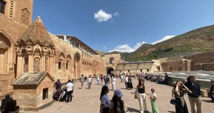 İshak Paşa Sarayı bayramda ziyaretçilerini ağırlıyor