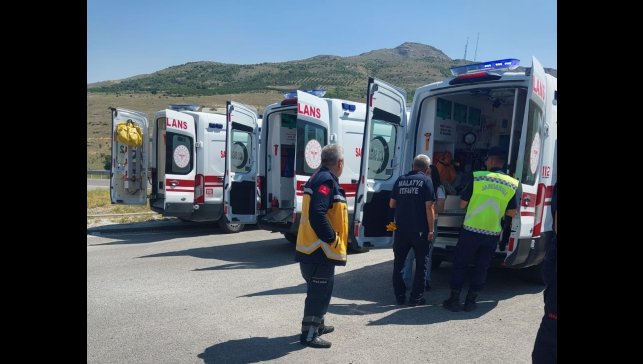 Malatya'da iki otomobil çarpıştı: 4 yaralı
