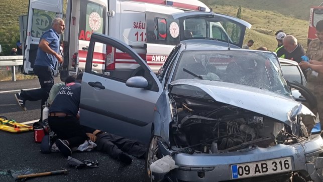 Kars'ta tır ile otomobilin çarpışması sonucu 1 kişi öldü