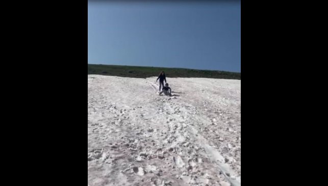 Haziran ayında yaylada kar keyfi