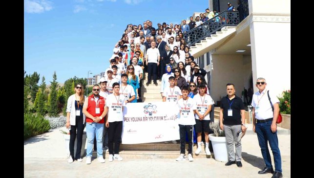 Vali Hatipoğlu, öğrencilerle bir araya geldi