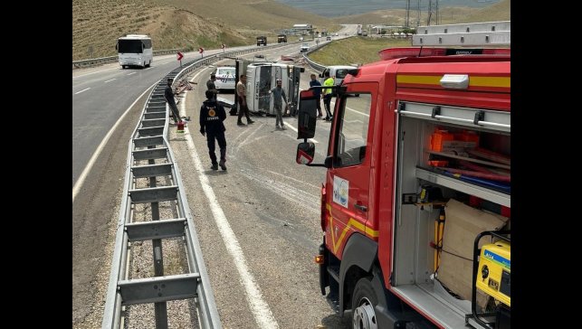 Van'da kamyonet yan yattı: 1 yaralı