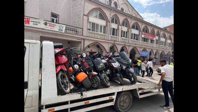 Erciş'te 16 motosiklet sürücüsüne 191 bin 42 TL cezai işlem uygulandı