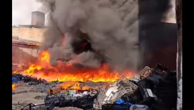 Patnos'ta iş yerinde çıkan yangın paniğe neden oldu