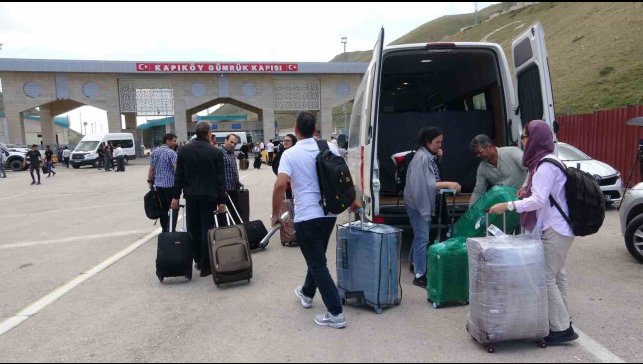 İran-İsrail savaşının 4'üncü gününde Van sınırında dönüş hareketliliği