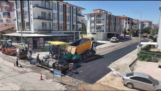 Yeşilyurt'ta yollar baştan aşağı yenileniyor