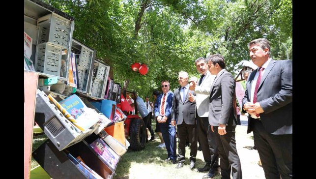 Elazığ'da "Dijital Detoks" etkinliği: Geri Dönüşüm Kütüphanesi açıldı