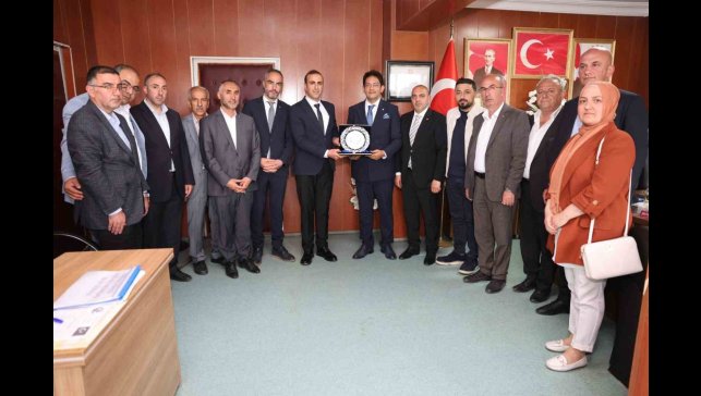 Erzurum Ticaret Borsası'ndan Hınıs'a çıkarma: Üyelerle buluşma, yerel ürünlere destek, turizm vurgusu