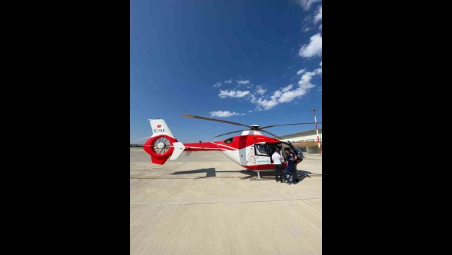 Bahçesaray'da 17 yaşındaki hasta ambulans helikopterle Van'a sevk edildi