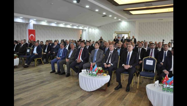 Türkiye-Azerbaycan iş adamları Kars'ta buluştu