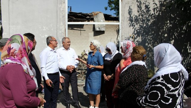 Elazığ Tarım ve Orman İl Müdürü Taşkesen, Ağın'da yangında zarar gören iş yerlerini ziyaret etti