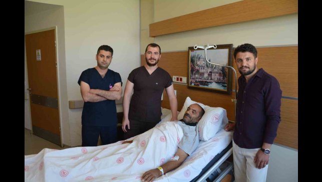 Hastanın böbreğinden 23 santimlik kist çıkarıldı