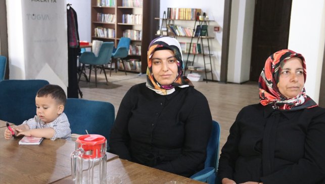 Lösemi nedeniyle hayatını kaybeden kızının üniversite hayalini gerçekleştiriyor