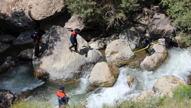 Hakkari'de kayıp kadını arama çalışmalarına yeniden başlandı
