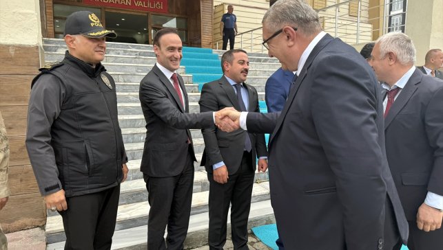 Gürcistan'ın Ahıska Bölge Valisi Gelashvili, Ardahan Valisi Çiçek'i ziyaret etti