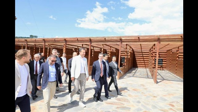 Bitlis Valisi Karakaya, 1071 Malazgirt Zaferi'nin kutlanacağı alanda incelemelerde bulundu