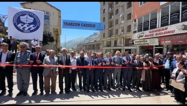 Şemdinli'de 'Trabzon caddesi' açıldı, iki şehir arasında kardeşlik protokolü imzalandı