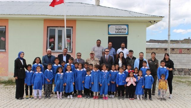 Çaldıran'da fidan dikimi yapıldı