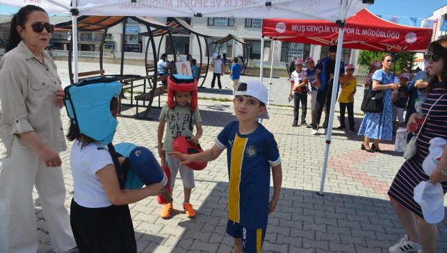 Bulanık'ta Çocuk Şenliği düzenlendi