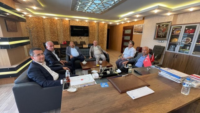 İpekyolu Kaymakamı Kasman'dan MHP İl Başkanı Güngöralp'e veda ziyareti